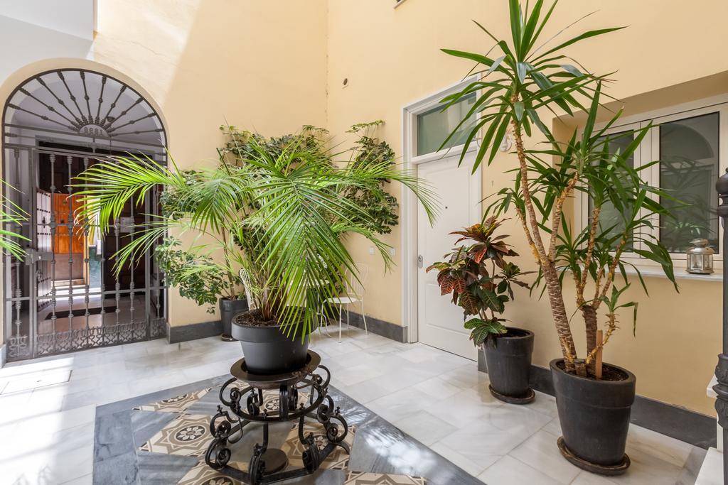 Apartamentos Mariscal Sevilha Exterior foto